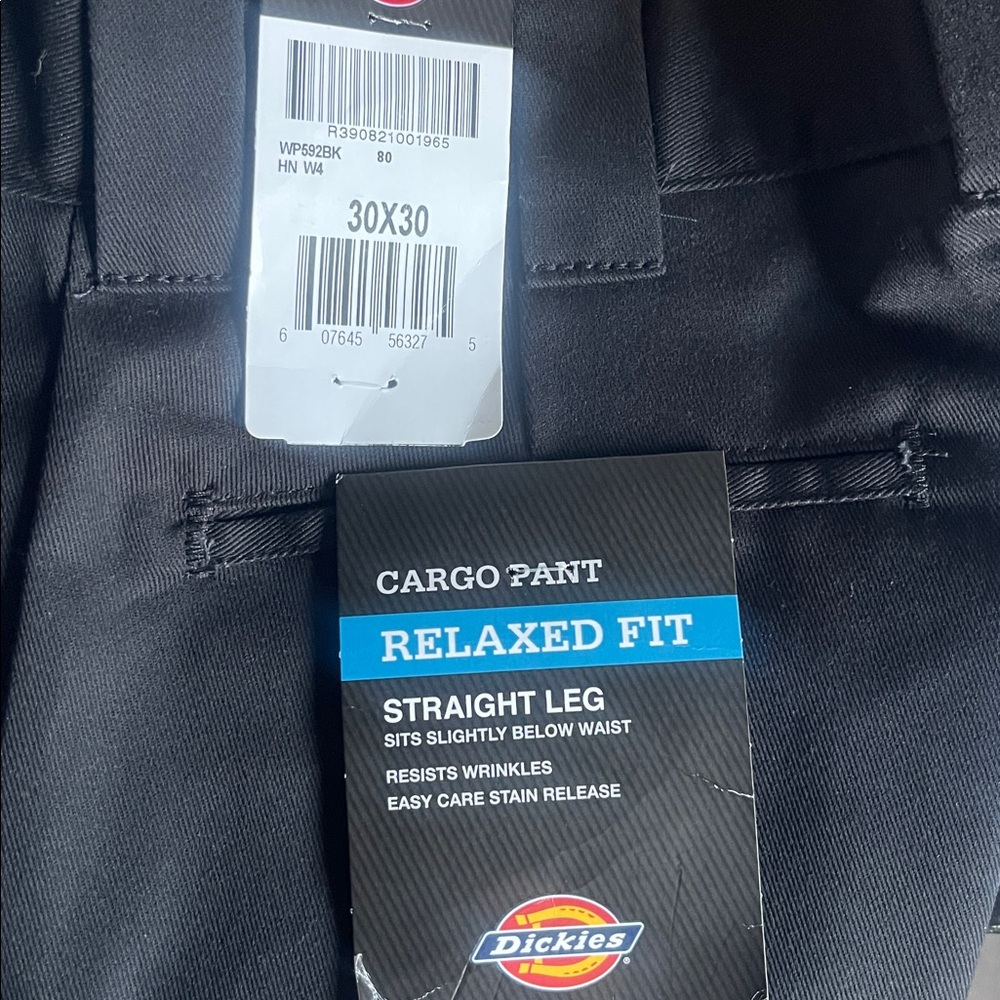 Brand new Dickies cargo pants relaxed straight